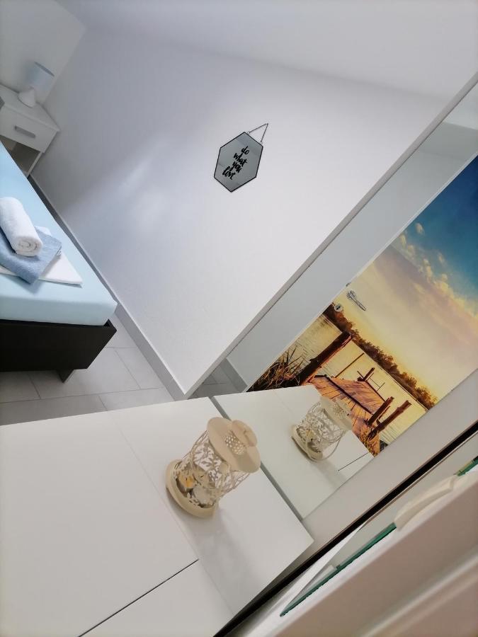 Apartman Sutalo Комарна Екстер'єр фото