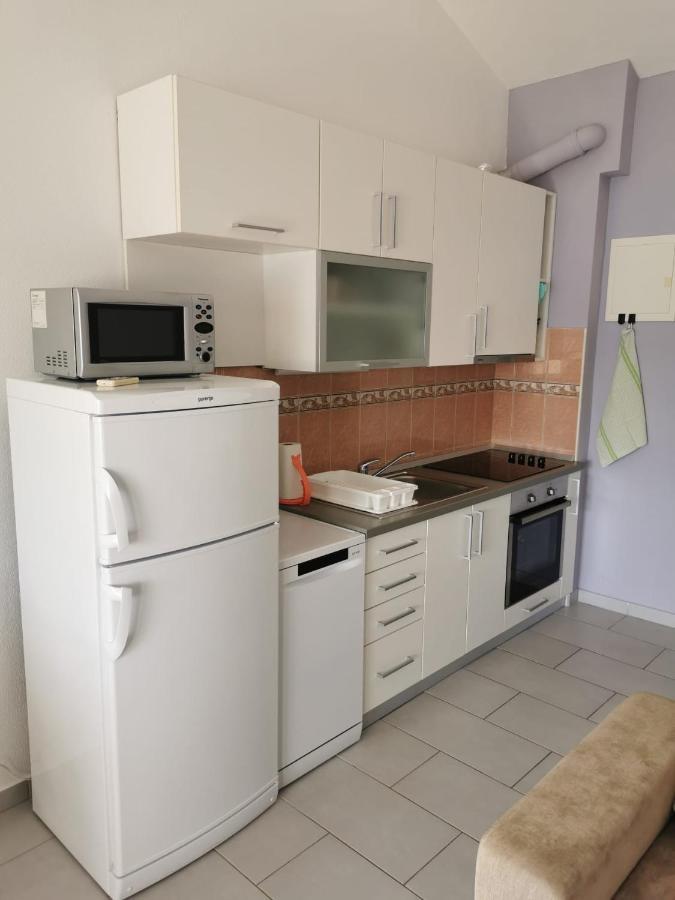 Apartman Sutalo Комарна Екстер'єр фото