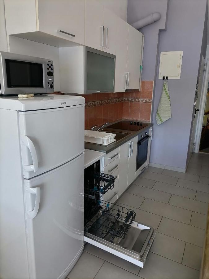 Apartman Sutalo Комарна Екстер'єр фото