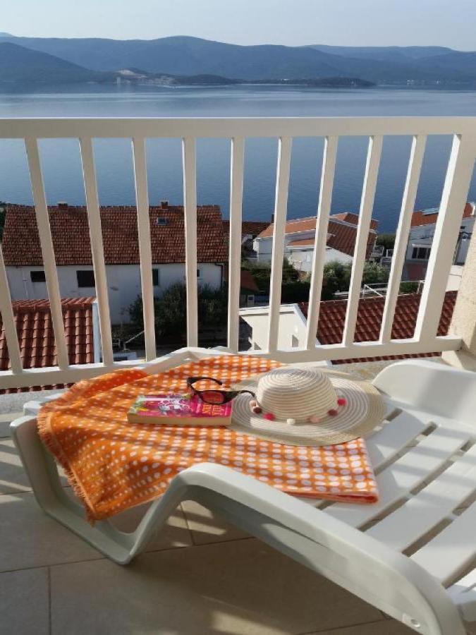 Apartman Sutalo Комарна Екстер'єр фото