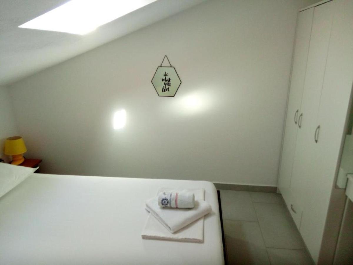 Apartman Sutalo Комарна Екстер'єр фото