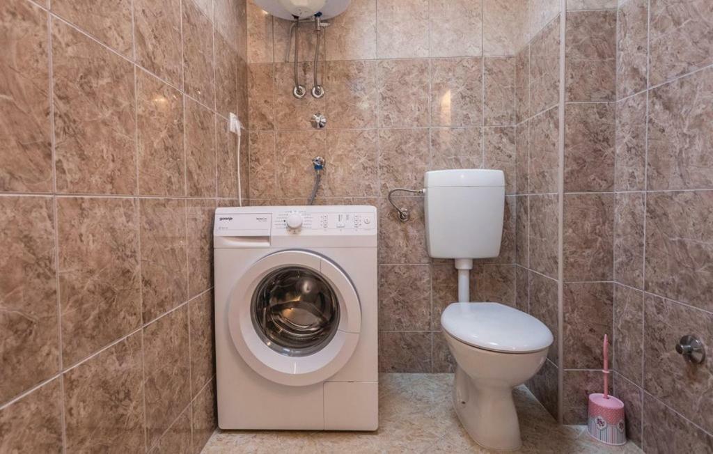 Apartman Sutalo Комарна Екстер'єр фото