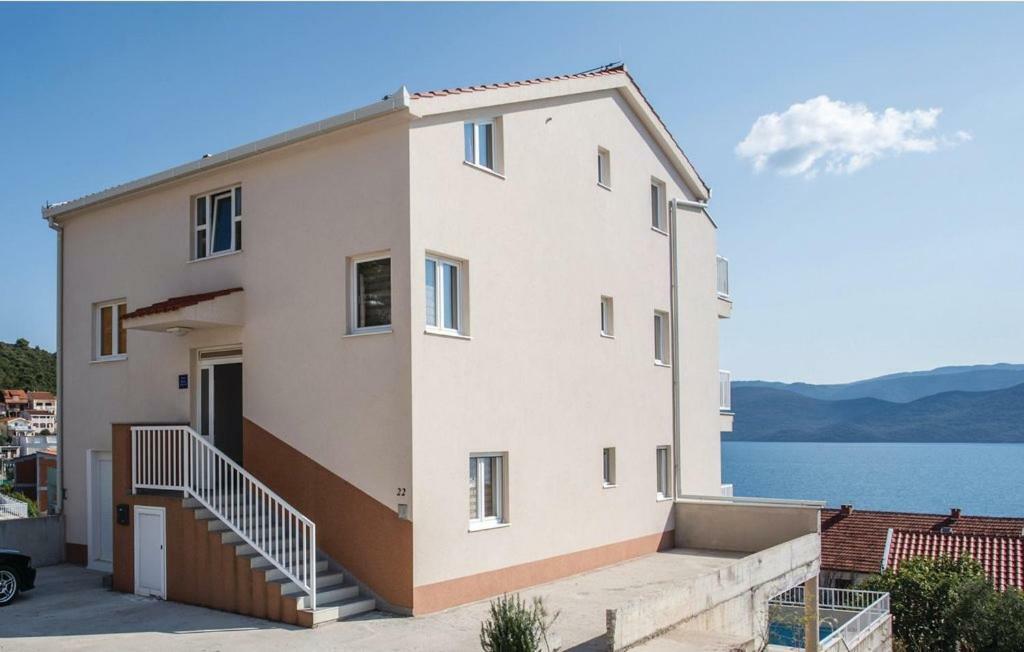 Apartman Sutalo Комарна Екстер'єр фото