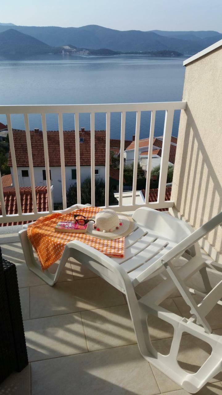 Apartman Sutalo Комарна Екстер'єр фото